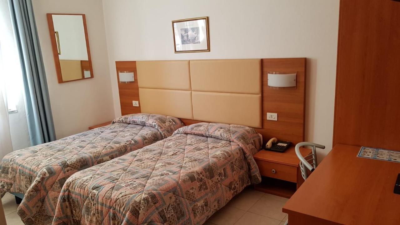 Hotel Patrizia Marina di Massa Dış mekan fotoğraf